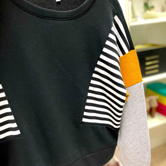 Cute Sweater Brand New Never Worn - Picture 3 of 4